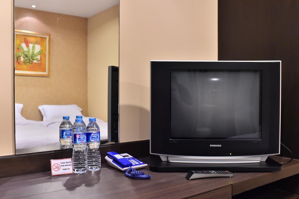 Take A Rest Hotel Банкок Стая снимка