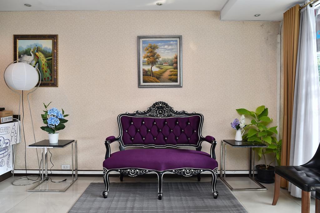 Take A Rest Hotel Банкок Екстериор снимка